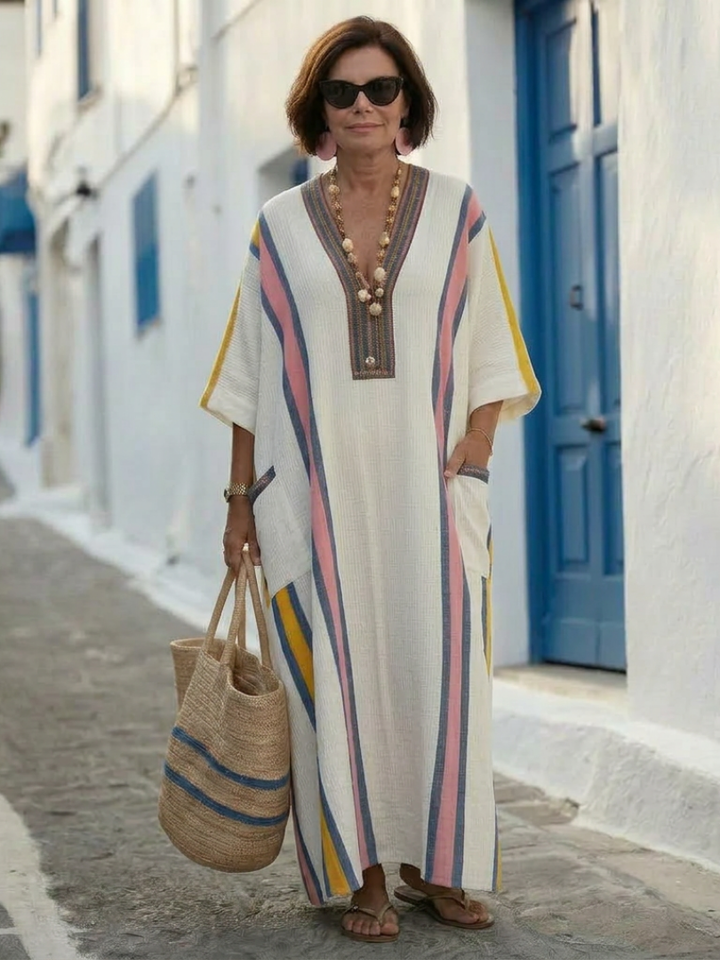 Noemi | Robe longue confortable à col en V, manches courtes et poches pratiques